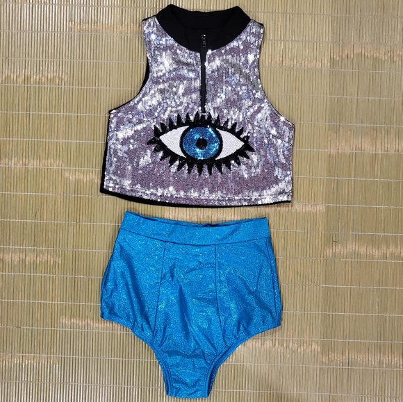 🖤 SOLD ON DEPOP 🖤 Sequin Eye Half Zip Small Cropped Tank Top - Picture 9 of 9